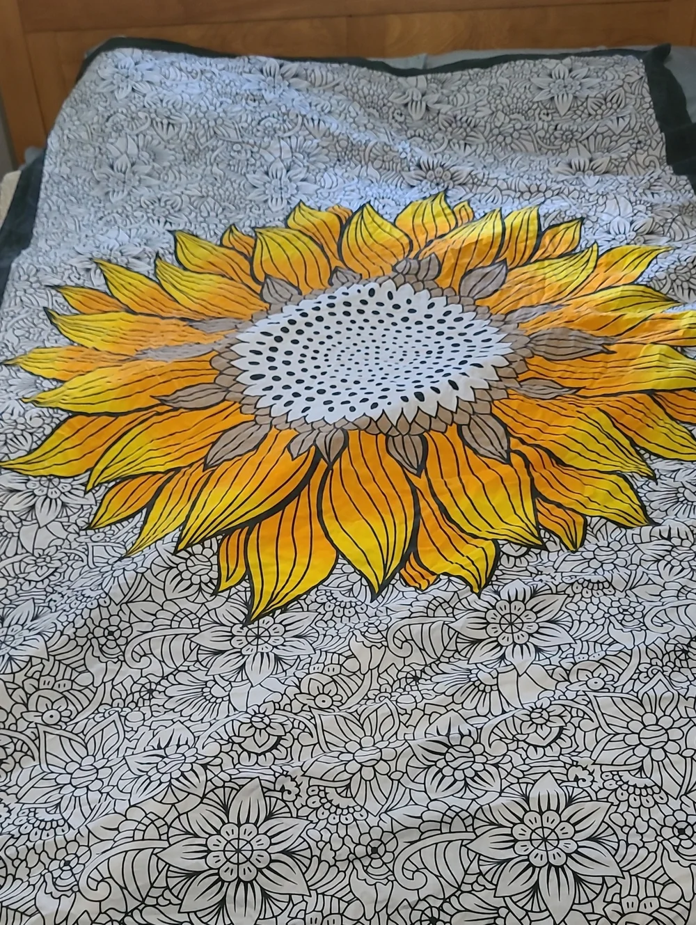 Sunflower Printed Tapistry - Yellow & White 100% Cotton